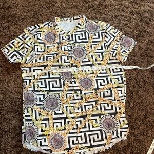 Regular T-shirt, size medium, but fits like small